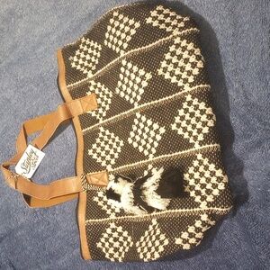 Stanley street Knit tote, NWT Black and white